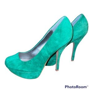 Qupid Green Velevet Pumps